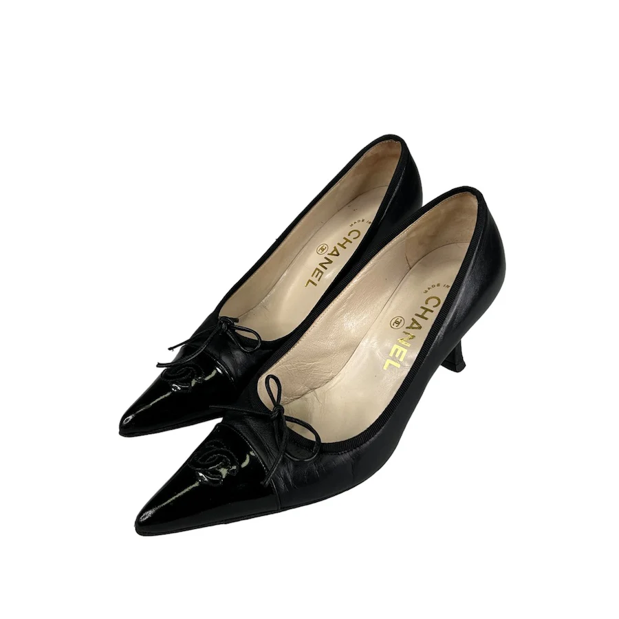 CHANEL BLACK LEATHER / PATENT LEATHER KITTEN HEELS - Image 2
