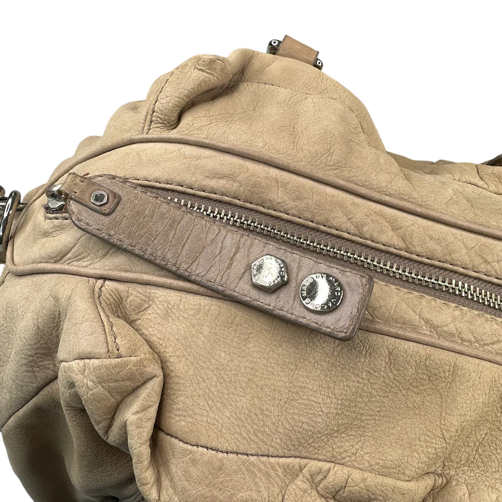 MARC JACOBS SLOUCHY 2-WAY SHOULDER BAG - TAN - Image 8